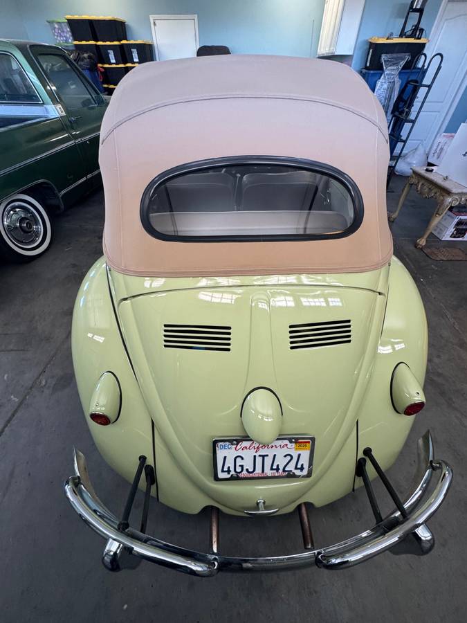 Volkswagen-beetle-convertible-1959-green-3