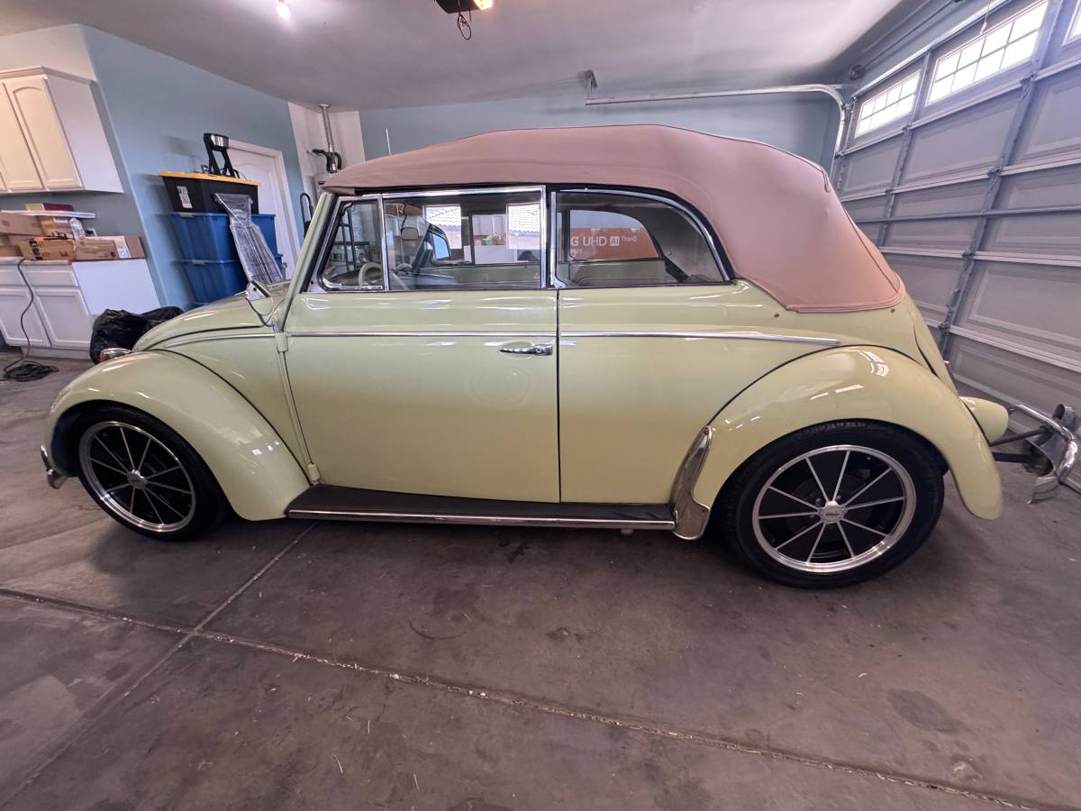 Volkswagen-beetle-convertible-1959-green-5