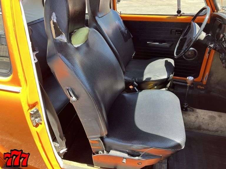 Volkswagen-bug-1974-16
