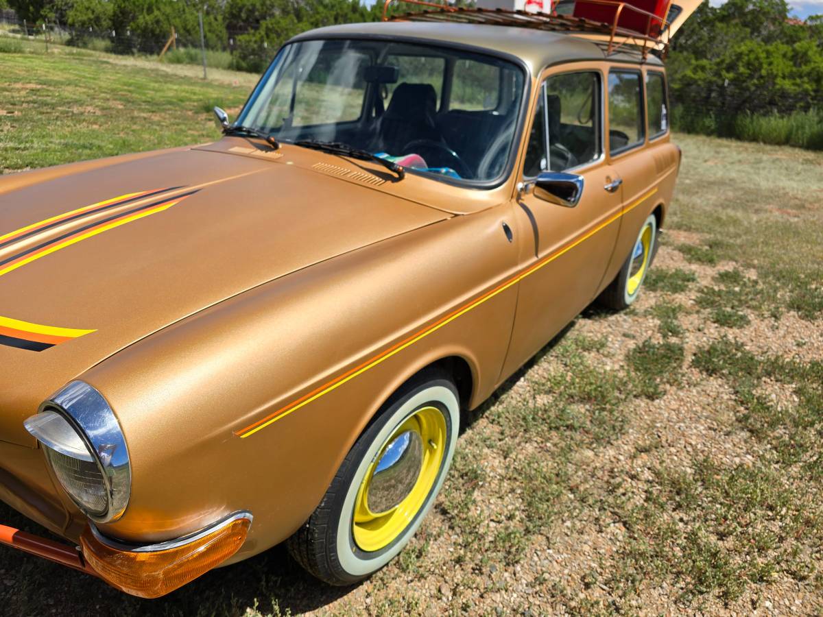Volkswagen-squareback-1972-custom-1