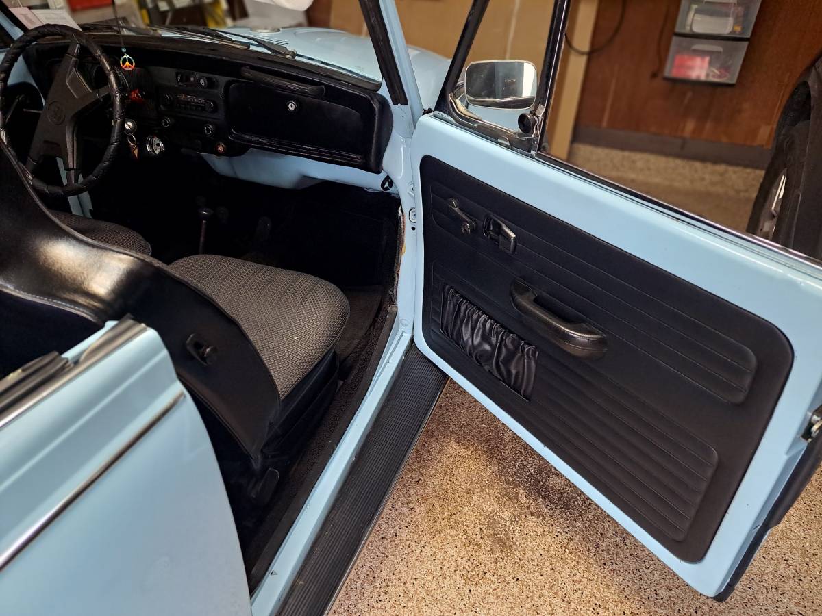 Volkswagen-super-beetle-vw-1972-blue-3