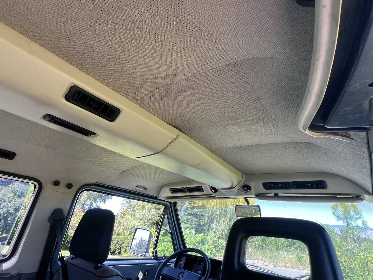 Volkswagen-vanagon-bus-1988-11