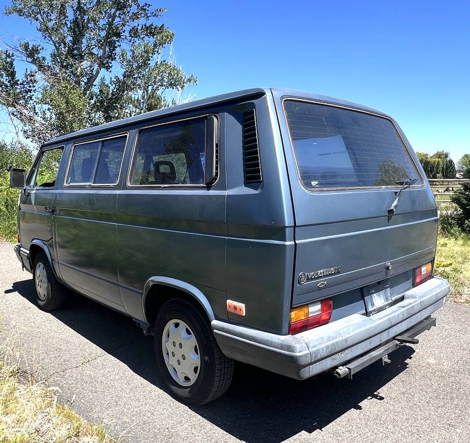 Volkswagen-vanagon-bus-1988-2