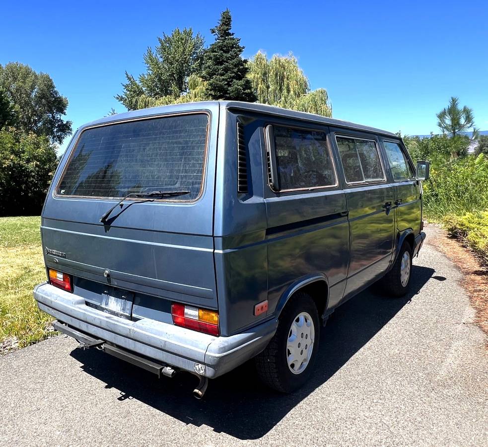 Volkswagen-vanagon-bus-1988-3