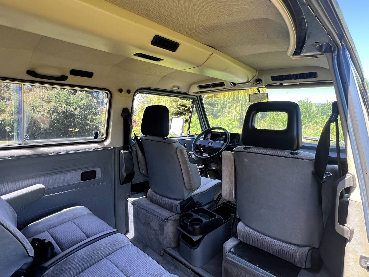 Volkswagen-vanagon-bus-1988-9