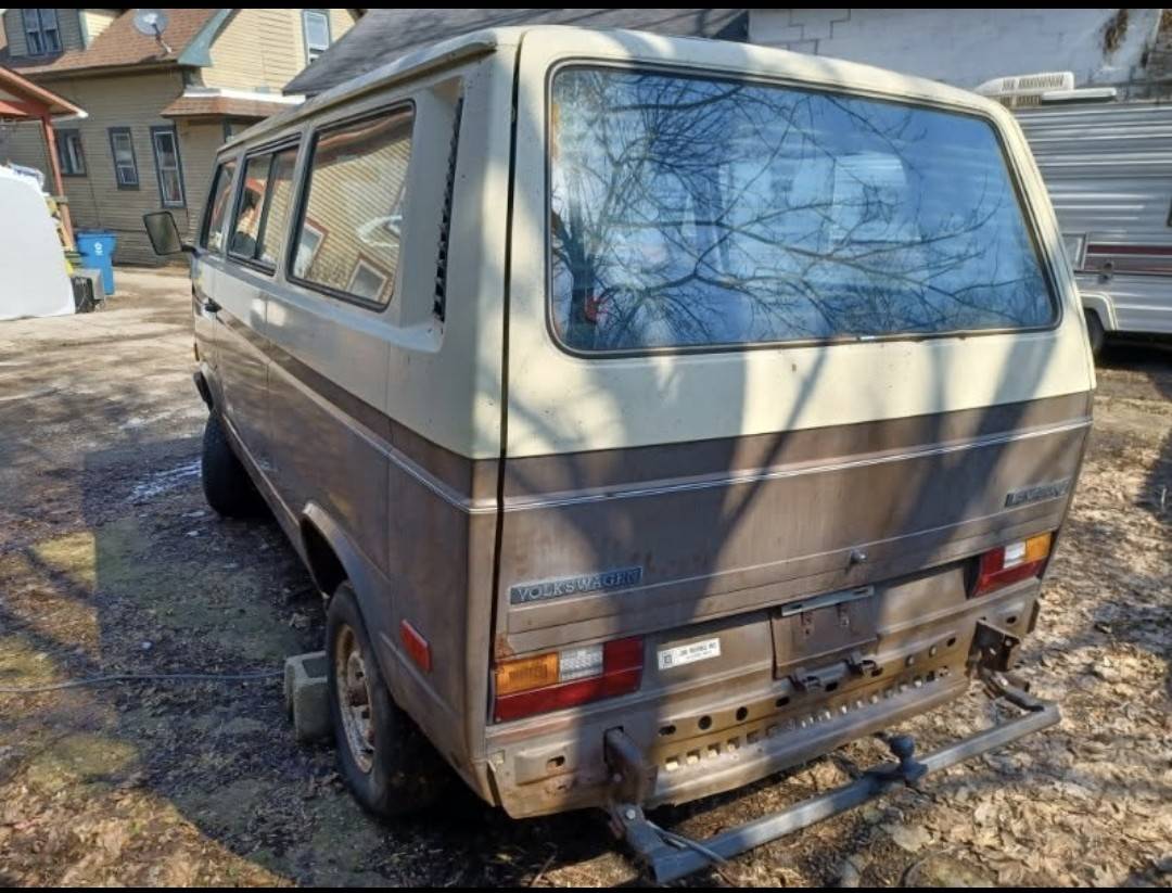 Volkswagon-1981-brown-1