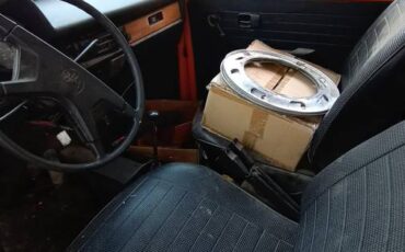 Volkswagon-beetle-1976-5