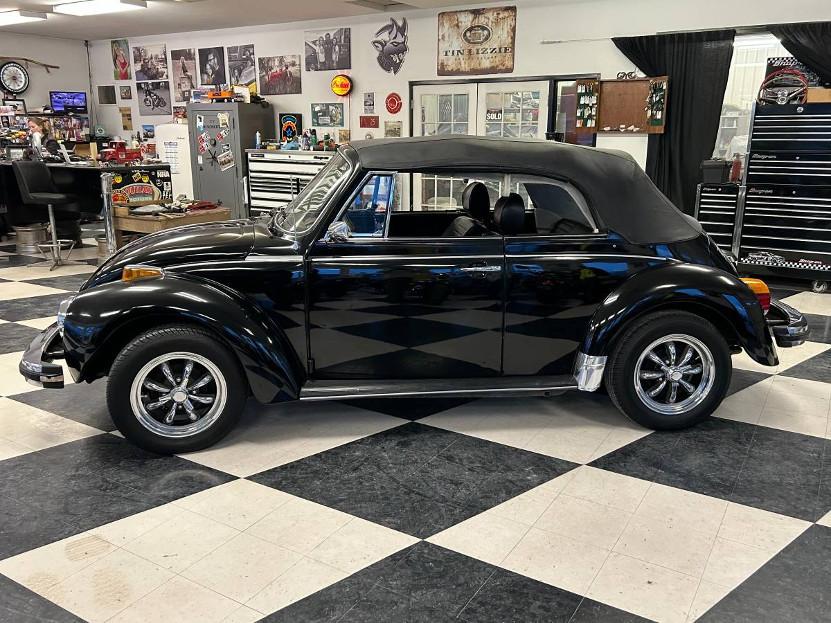 Volkwagen-super-beetle-1979-5