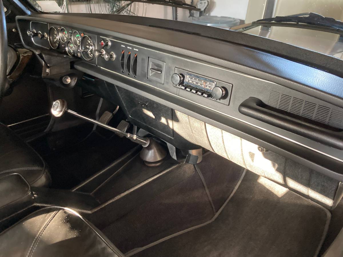 Volvo-142e-1971-custom-2