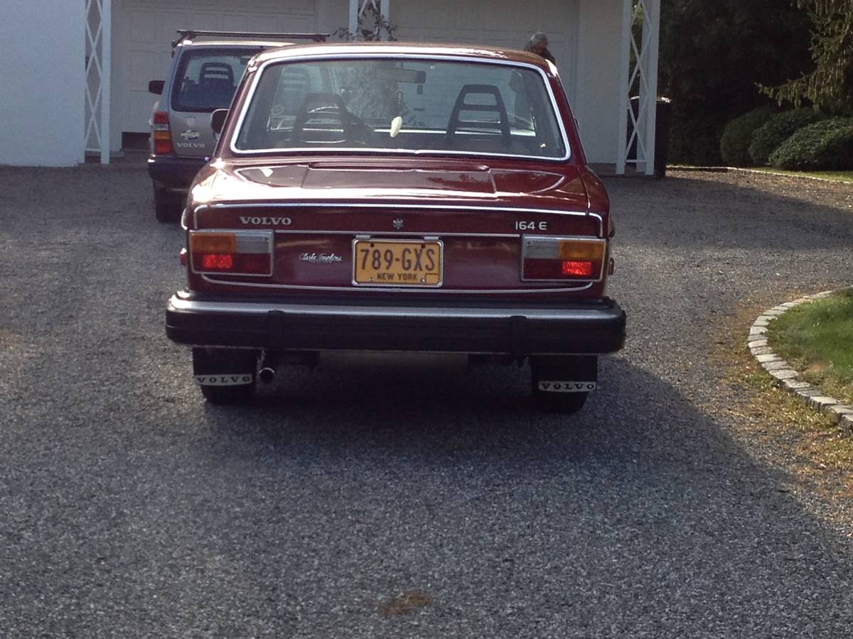 Volvo-164-1975-red-1
