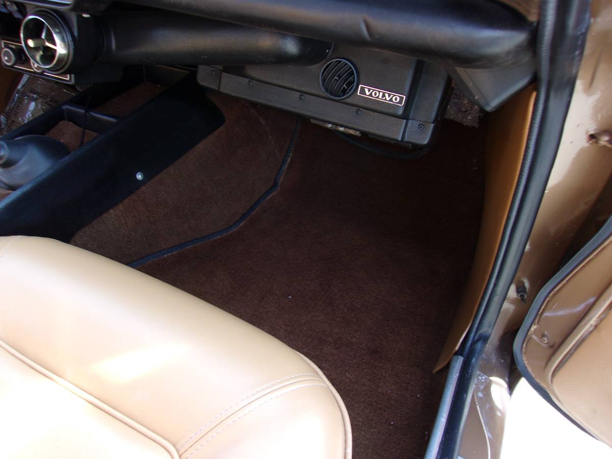 Volvo-1800-es-1972-26