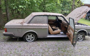 Volvo-1984-silver-10