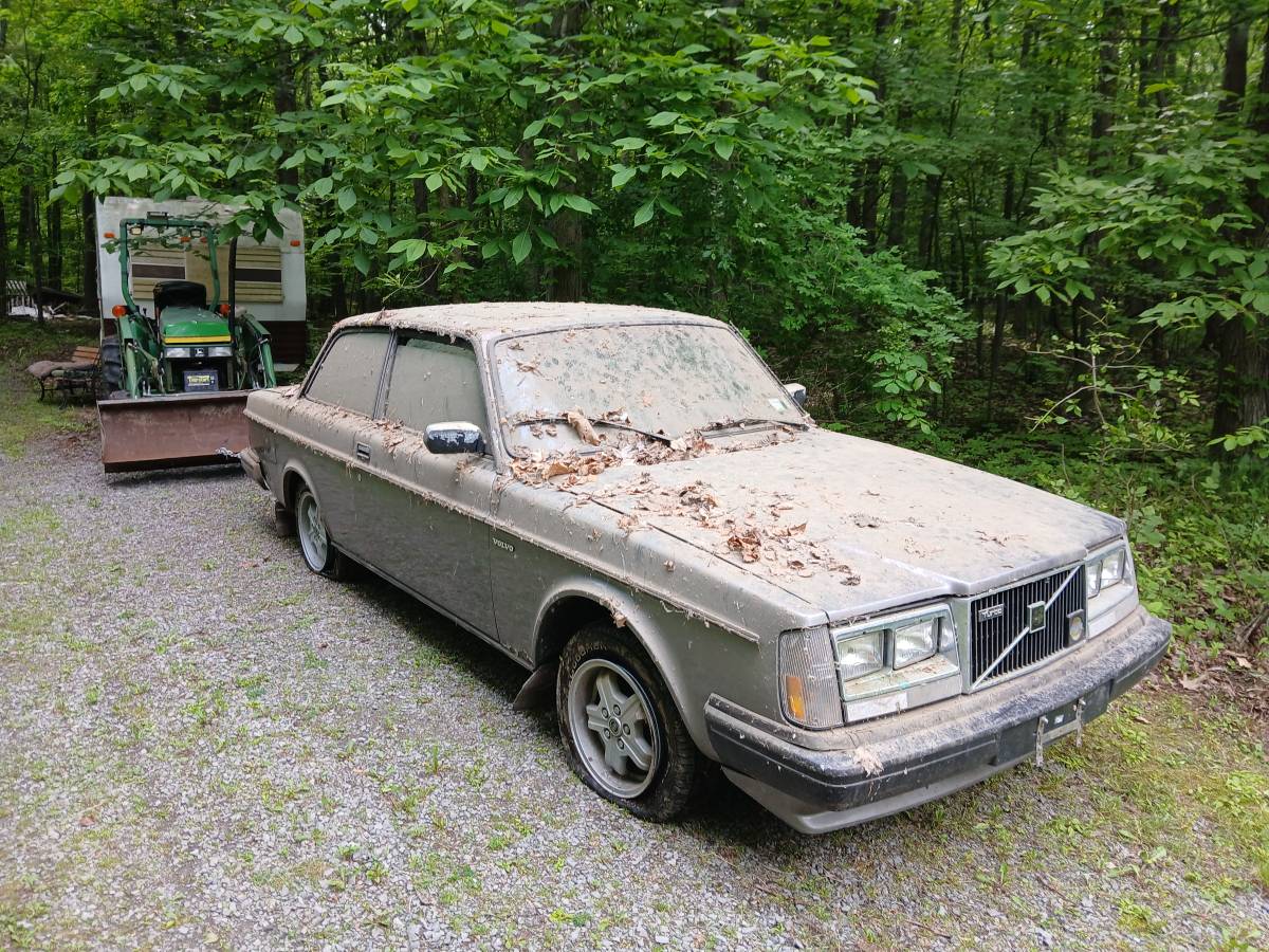 Volvo-1984-silver-12