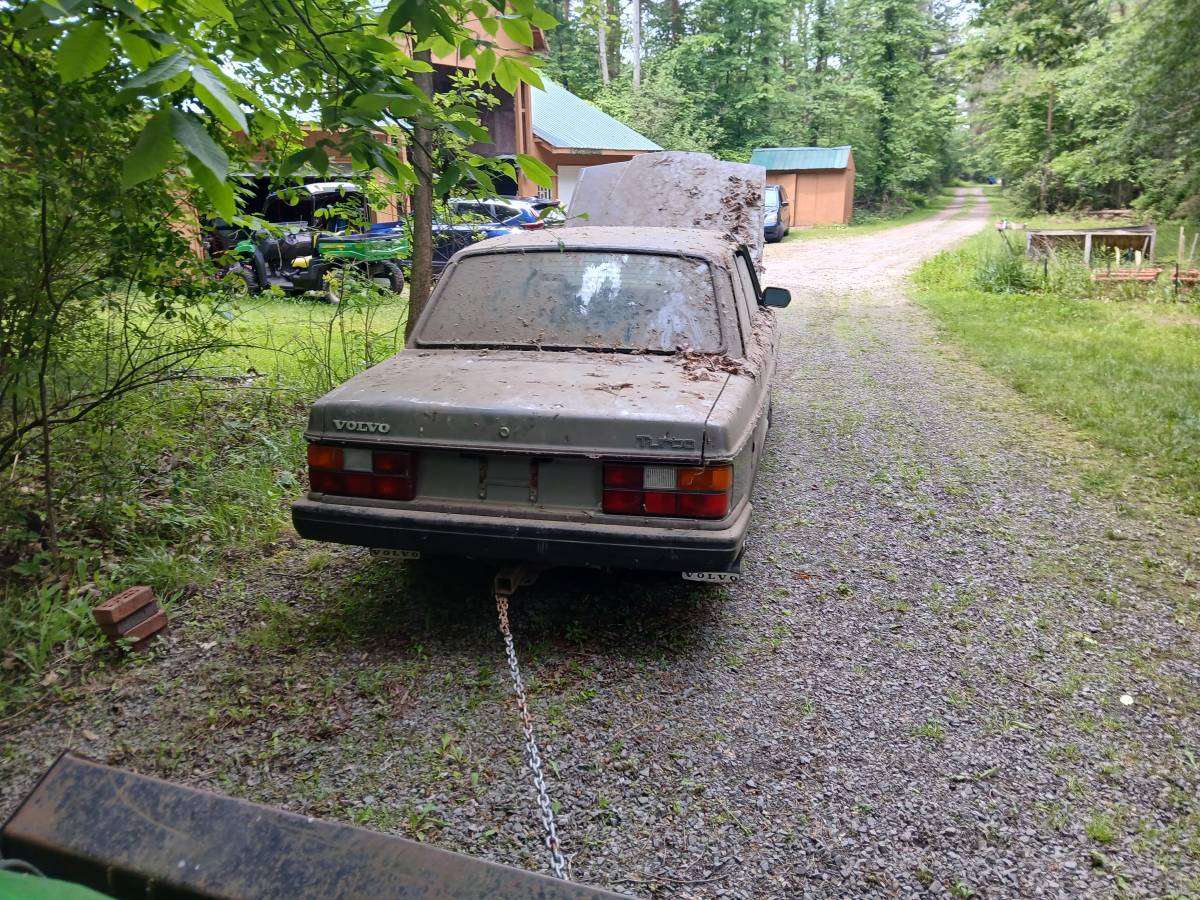 Volvo-1984-silver-9