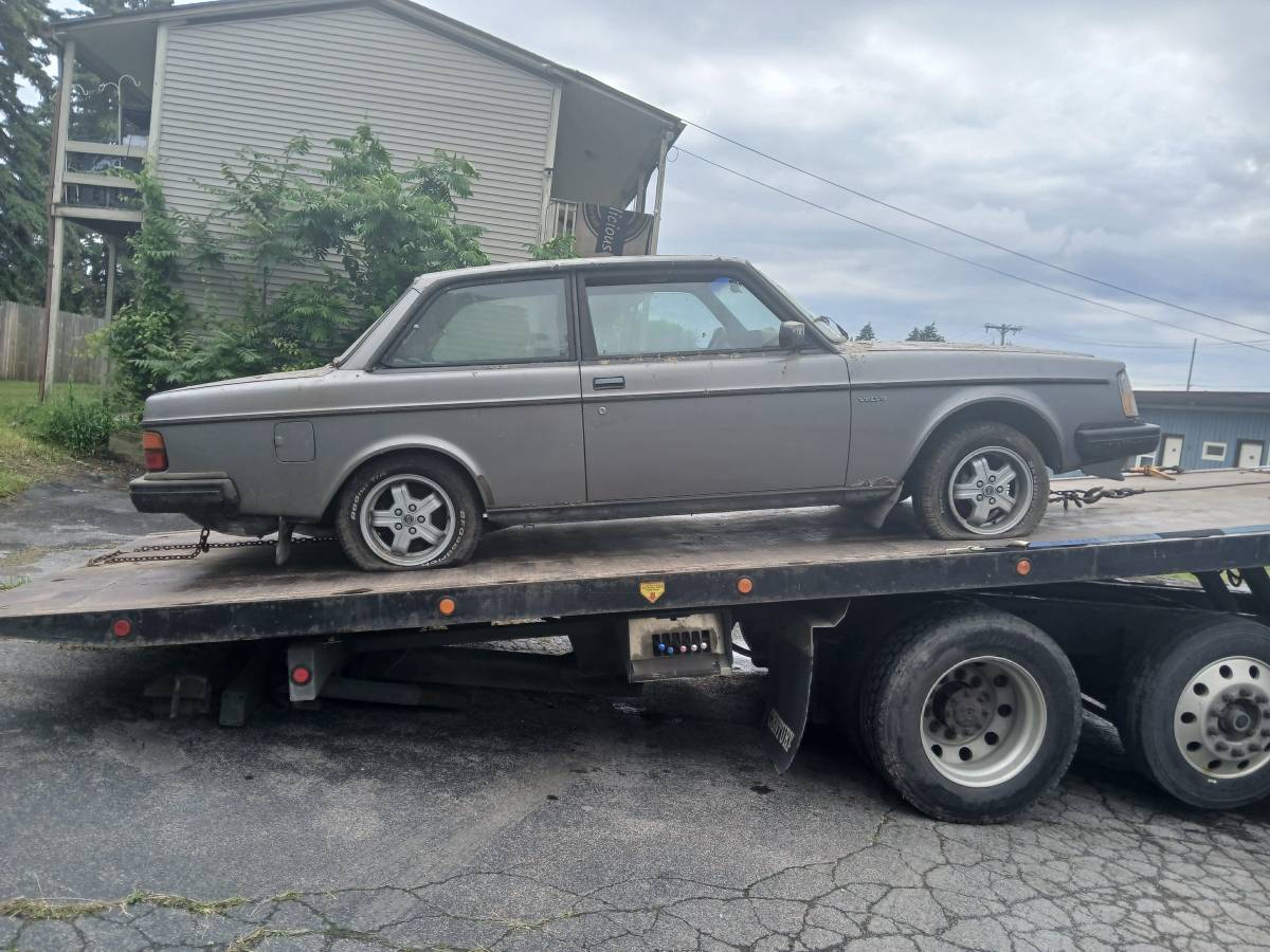 Volvo-1984-silver