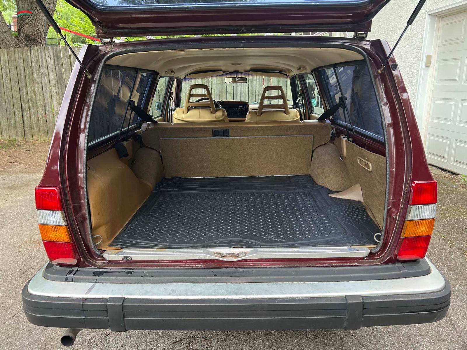 Volvo-240-1982-17