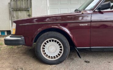 Volvo-240-1982-4