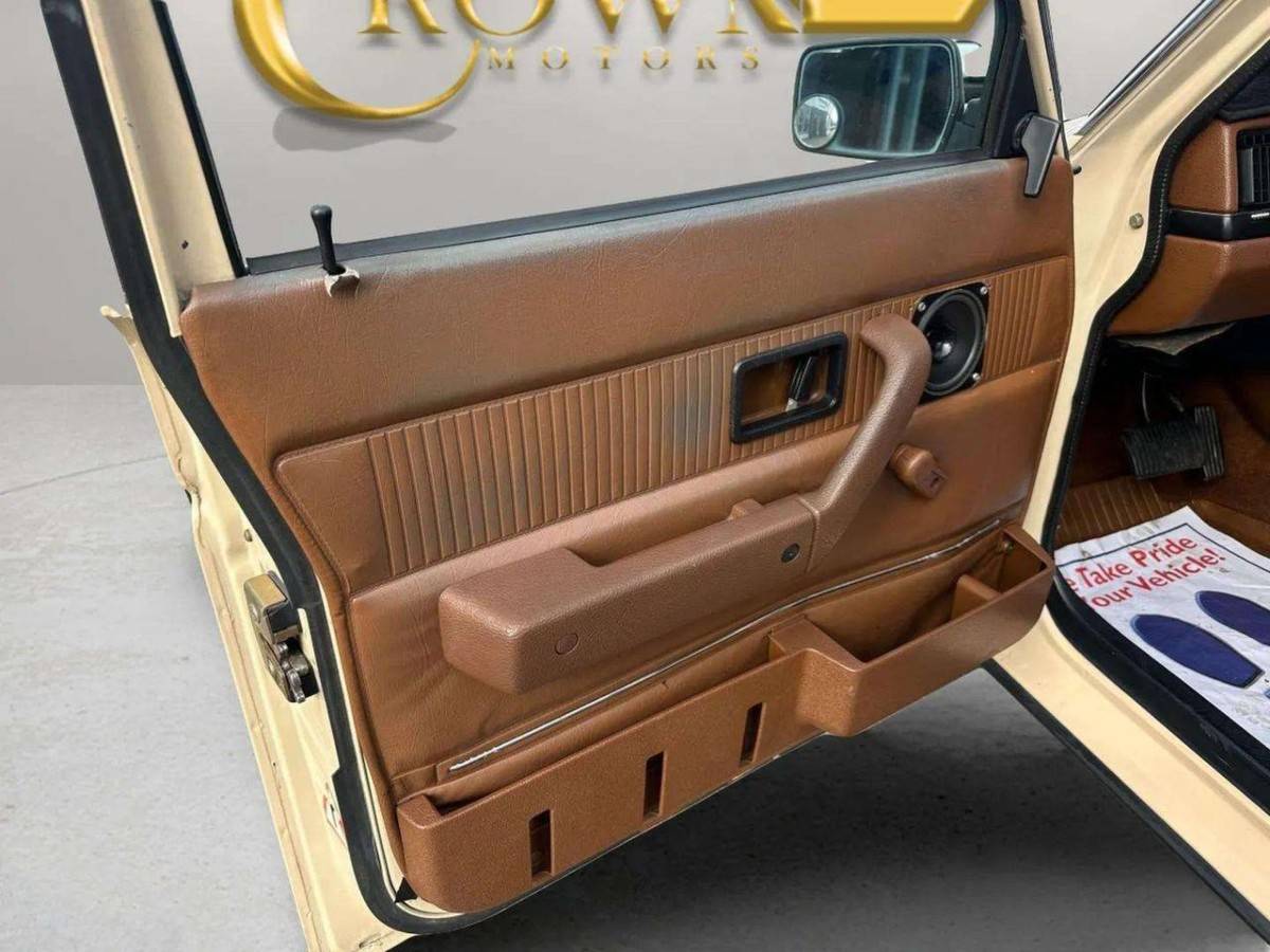 Volvo-240-1982-40