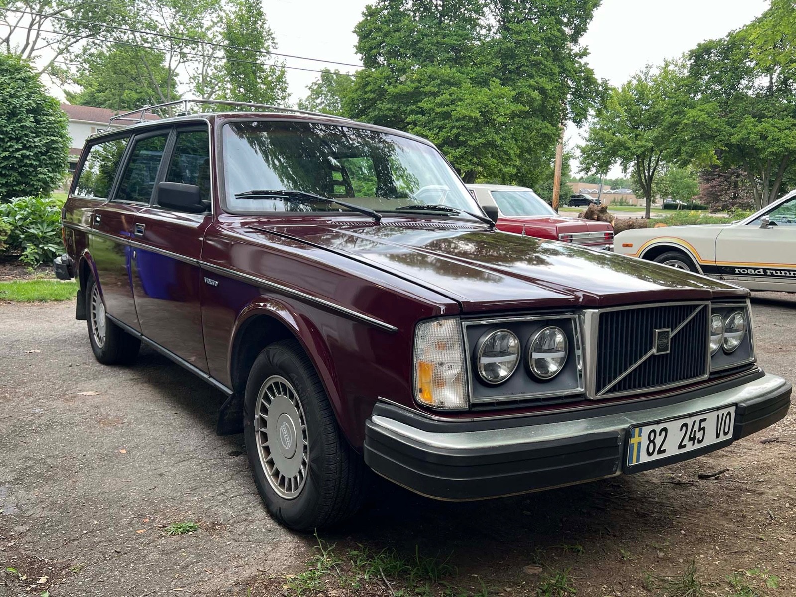 Volvo-240-1982