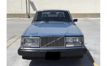 Volvo-240-1984-Blue-Blue-2