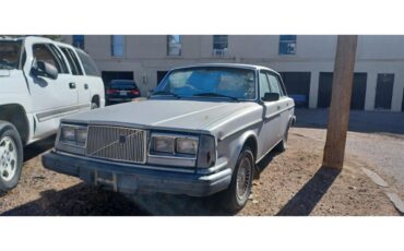 Volvo-240-1985-Silver-Blue-1