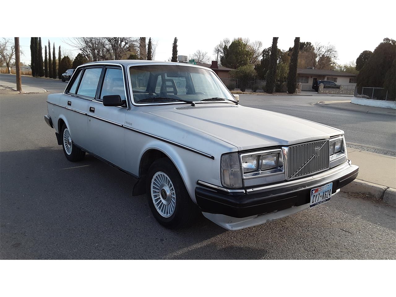 Volvo-240-1985-Silver-Blue-5