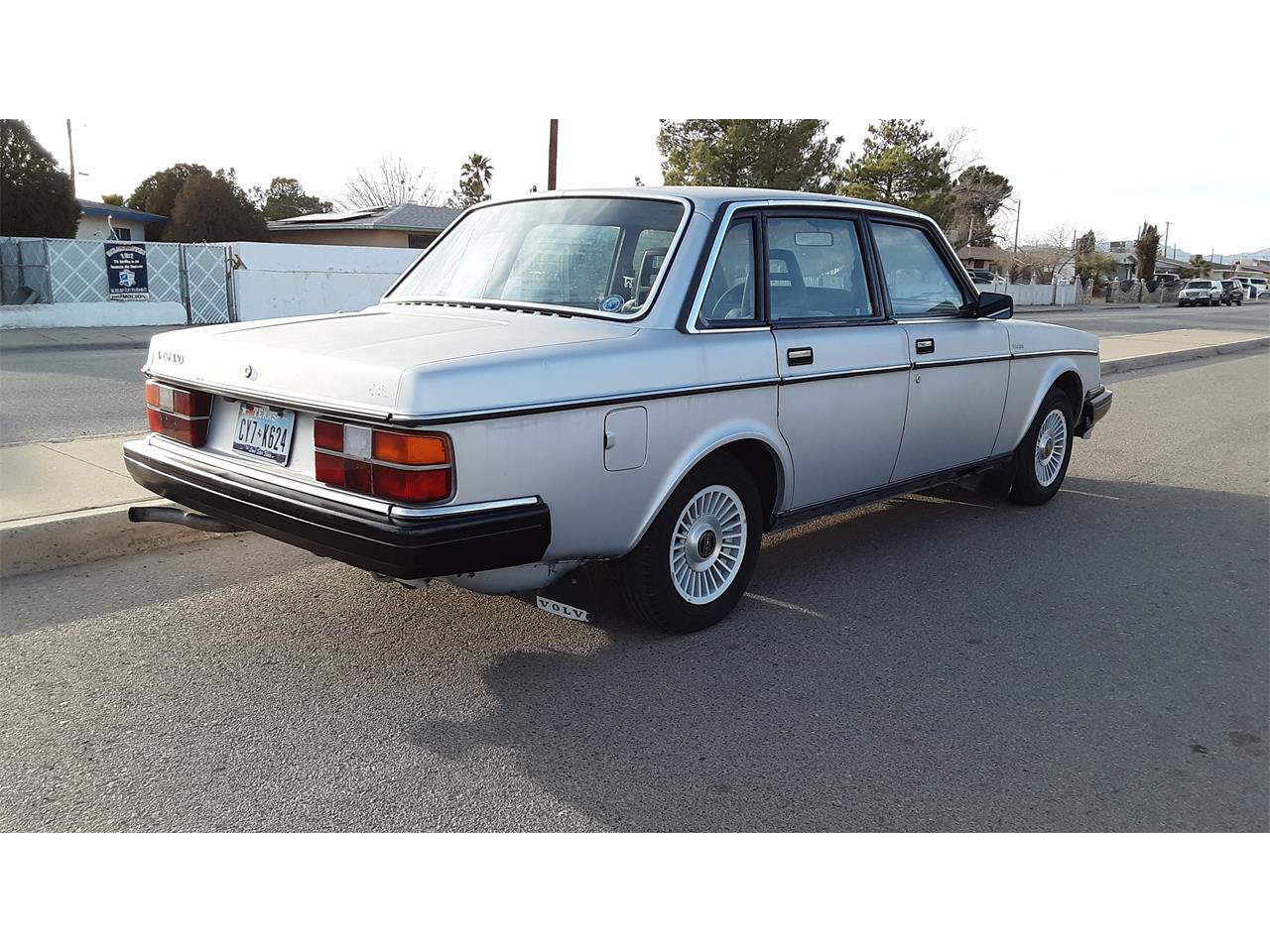 Volvo-240-1985-Silver-Blue-6