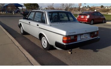 Volvo-240-1985-Silver-Blue-7