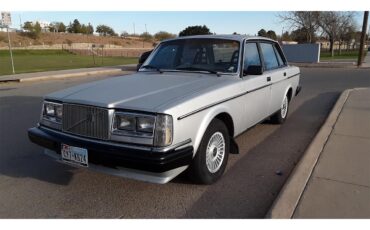 Volvo-240-1985-Silver-Blue-8