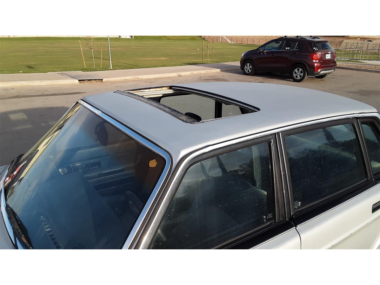 Volvo-240-1985-Silver-Blue-9