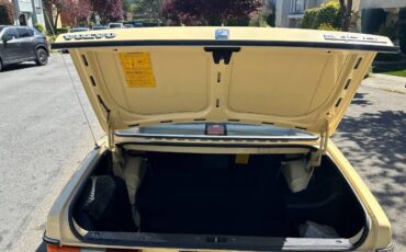 Volvo-240-1987-Yellow-8