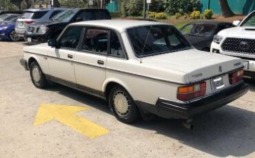 Volvo-240-1988-1