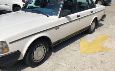 Volvo-240-1988-17
