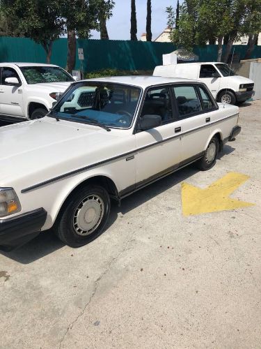 Volvo-240-1988-17