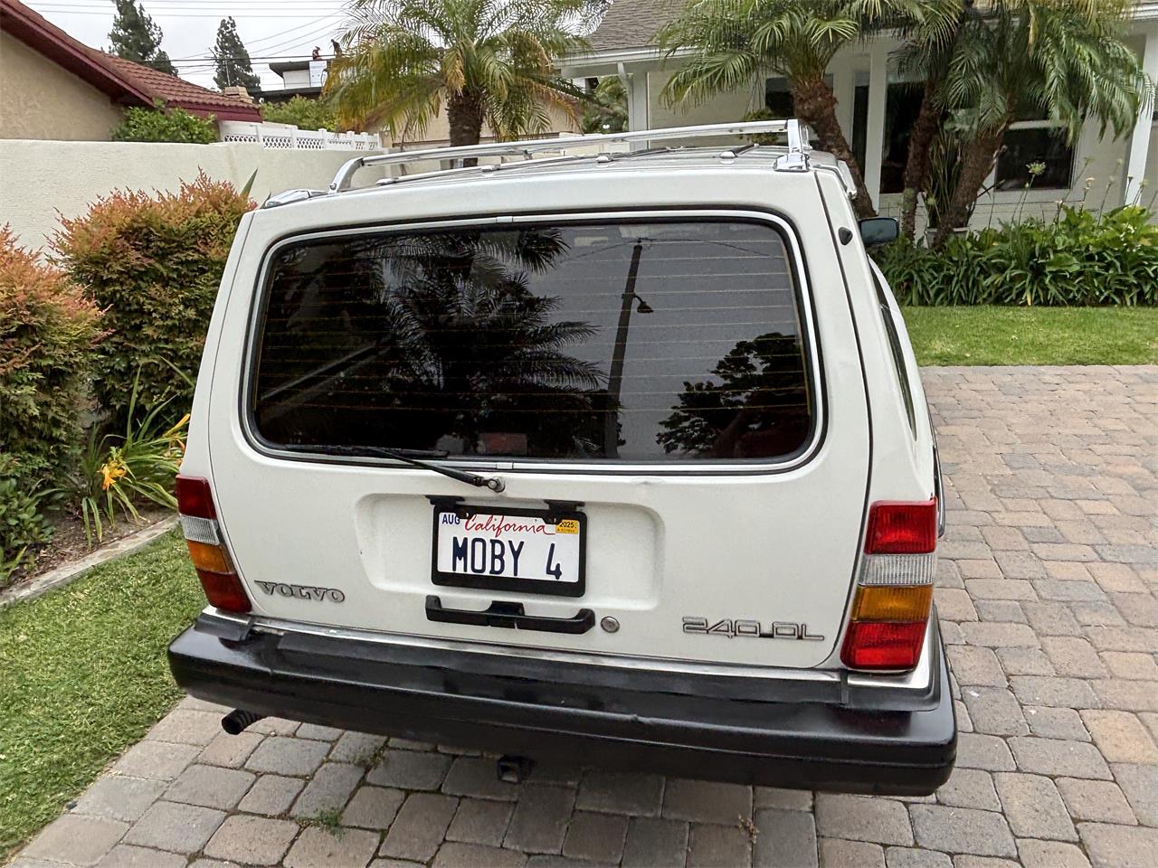 Volvo-240-1988-White-Tan-17