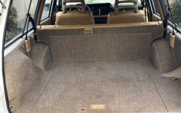 Volvo-240-1988-White-Tan-20