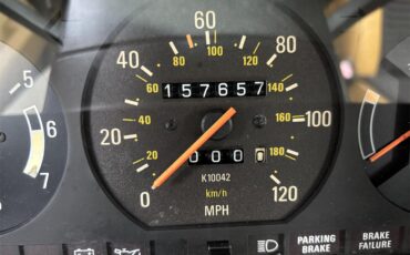 Volvo-240-1988-White-Tan-25