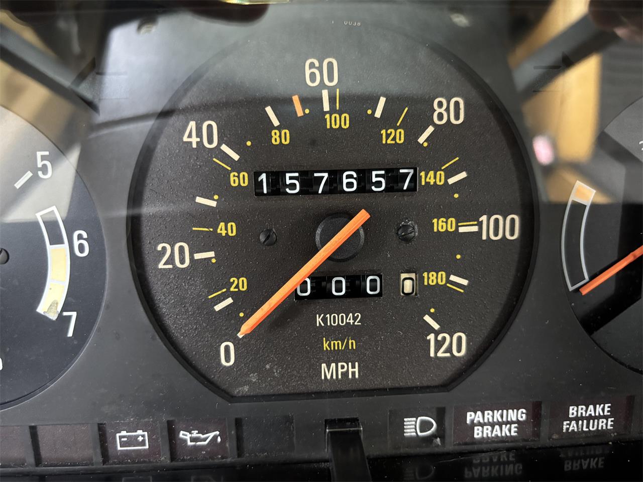 Volvo-240-1988-White-Tan-25