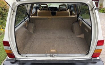 Volvo-240-1988-White-Tan-27