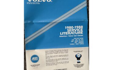 Volvo-240-1988-White-Tan-33