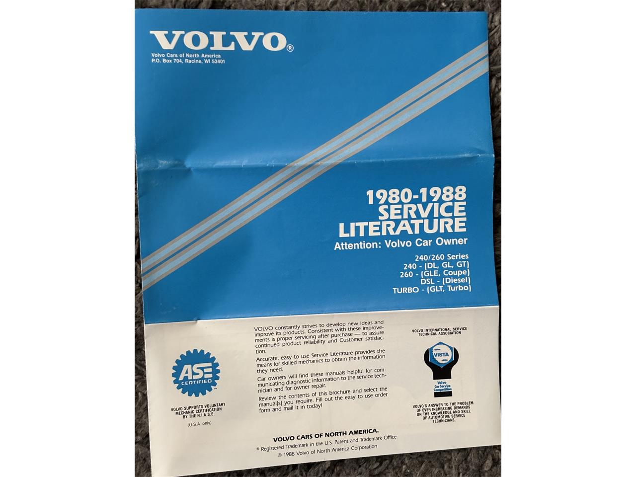 Volvo-240-1988-White-Tan-33