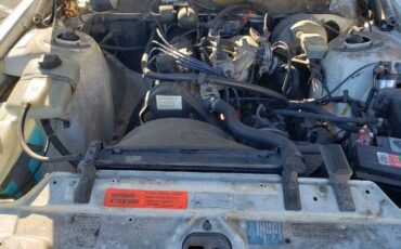 Volvo-240-1989-White-1