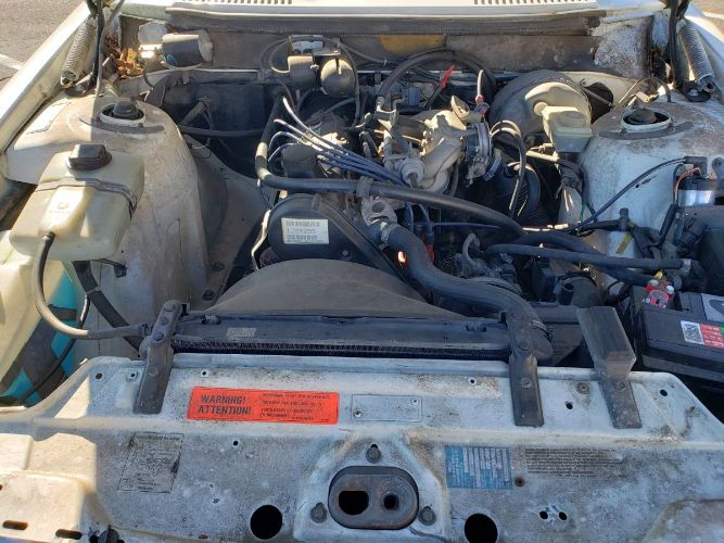 Volvo-240-1989-White-1