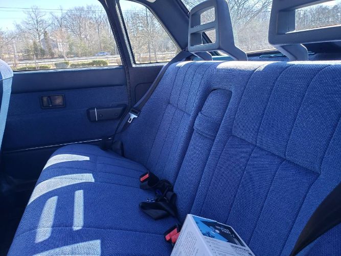 Volvo-240-1989-White-2