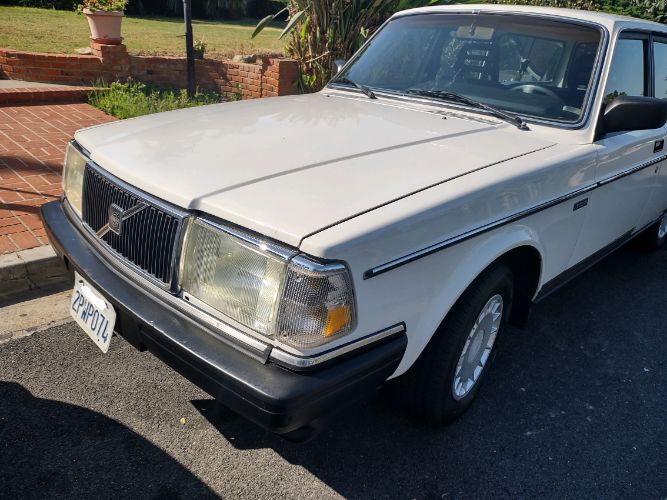 Volvo-240-1990-4