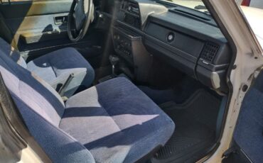 Volvo-240-1990-9