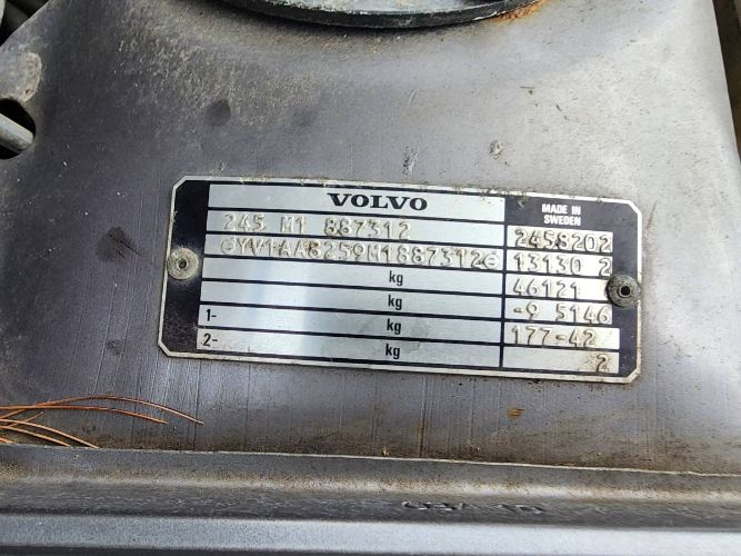 Volvo-240-1991-12