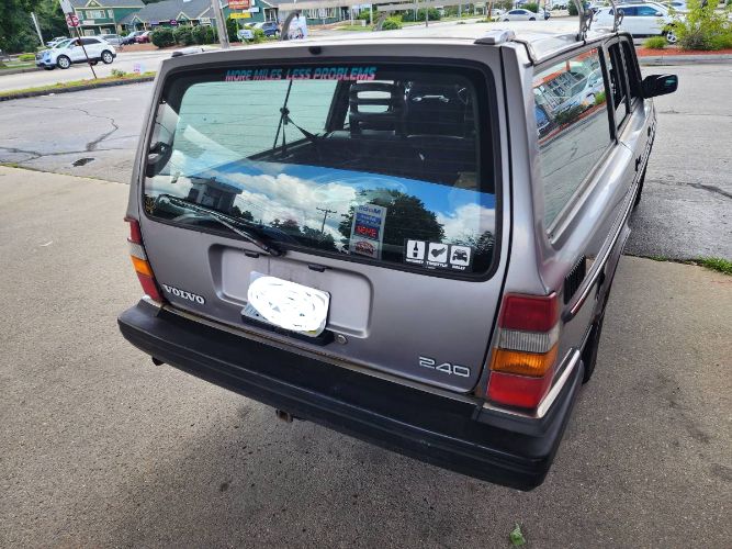 Volvo-240-1991-4