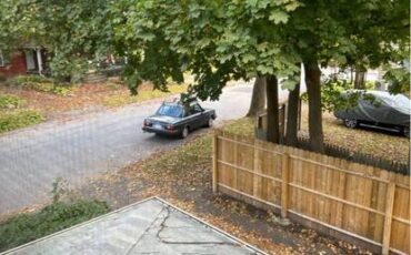 Volvo-240-1991-blue-1