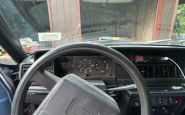 Volvo-240-1991-blue-3